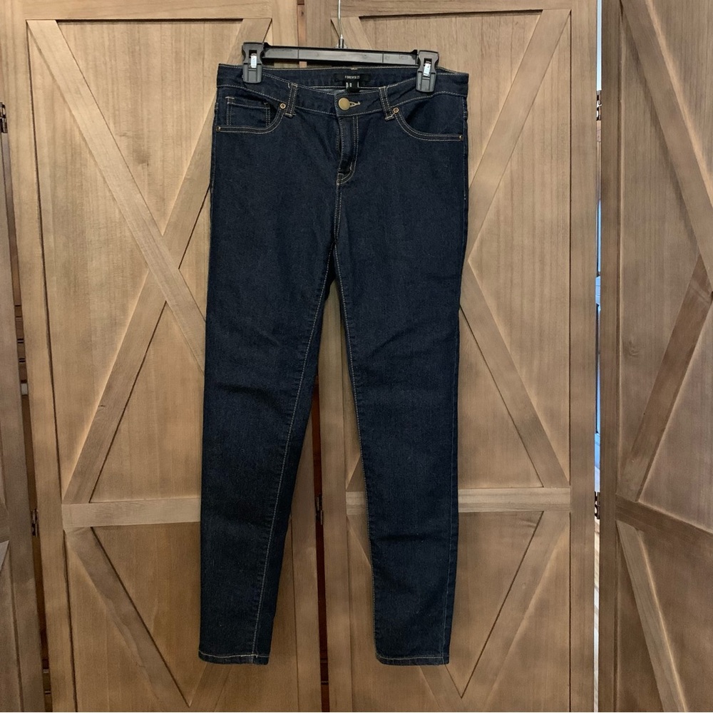 Forever 21 Dark Wash Skinny Jegging Jeans size 28